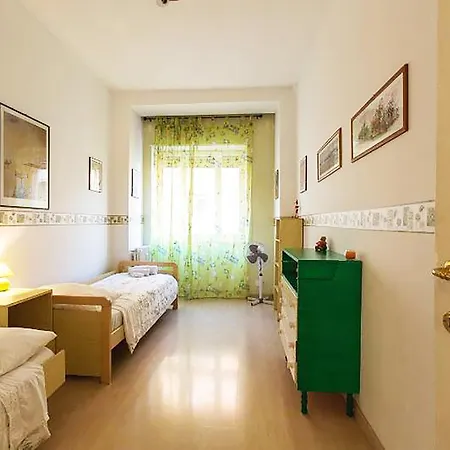 Green Hill Over Trastevere